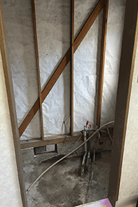 工事風景2 壁・床を取り除いた状態